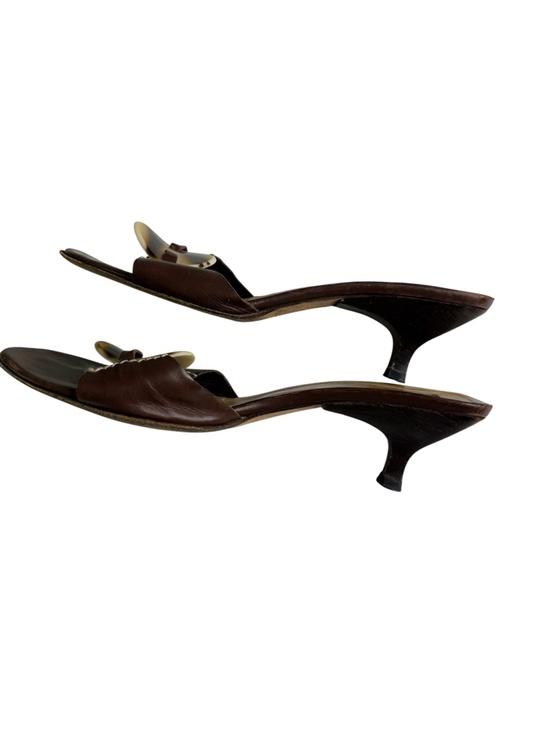 Anne Klein Chocolate Brown Shell Embellished Kitten Heel Sandal Size 7.5 - Picture 6 of 8